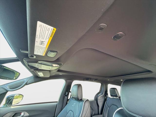 2027 Chrysler Pacifica Limited