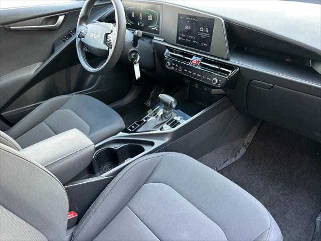 2025 Kia Niro LX