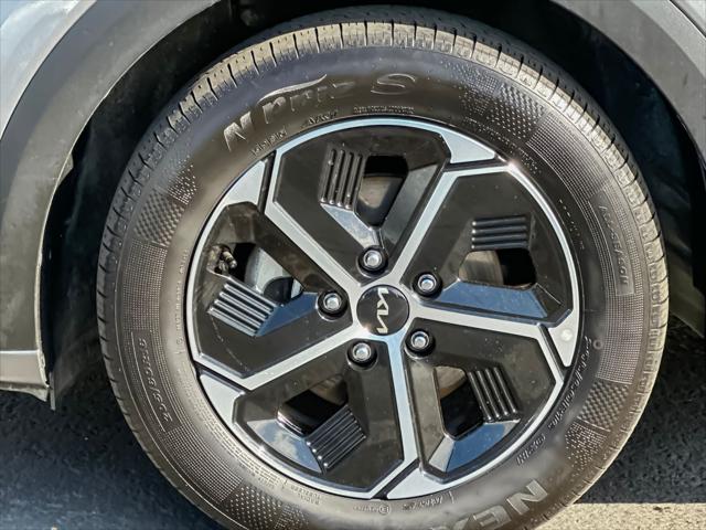 2025 Kia Niro LX