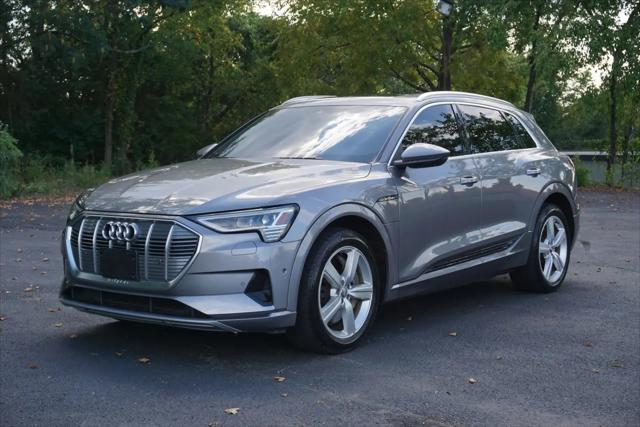 2019 Audi e-tron Premium Plus