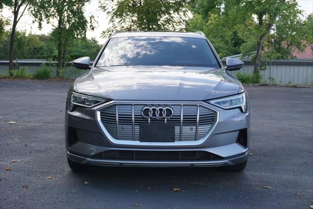 2019 Audi e-tron Premium Plus