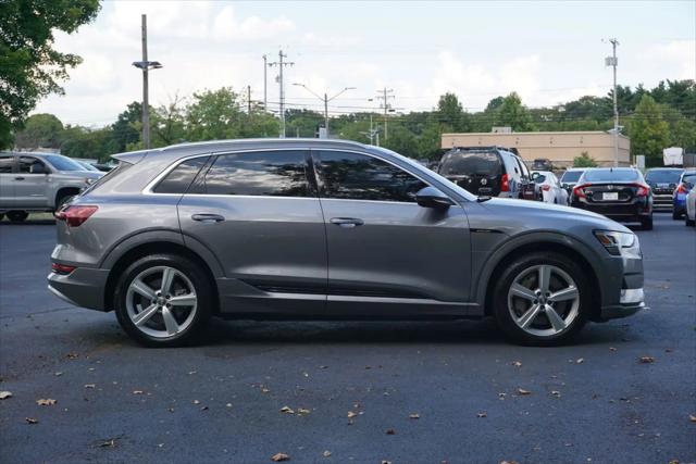 2019 Audi e-tron Premium Plus