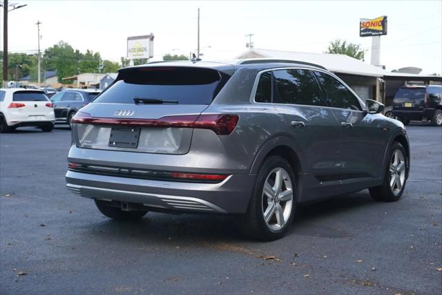2019 Audi e-tron Premium Plus