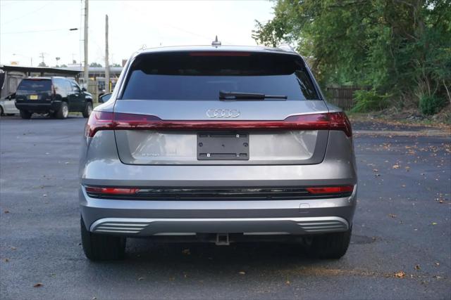 2019 Audi e-tron Premium Plus