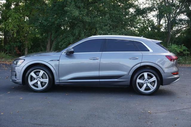 2019 Audi e-tron Premium Plus