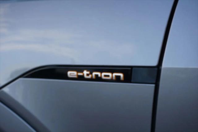 2019 Audi e-tron Premium Plus