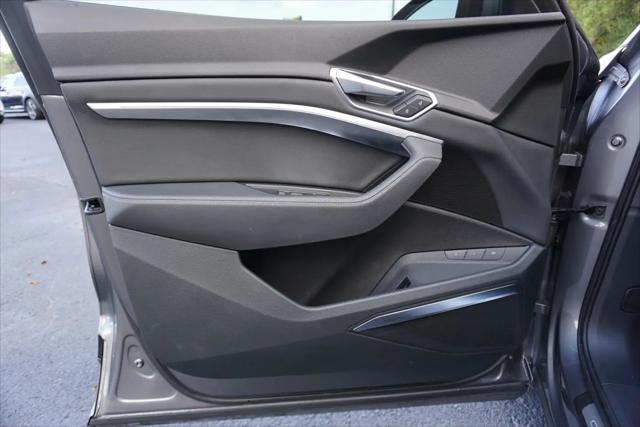 2019 Audi e-tron Premium Plus