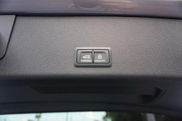 2019 Audi e-tron Premium Plus