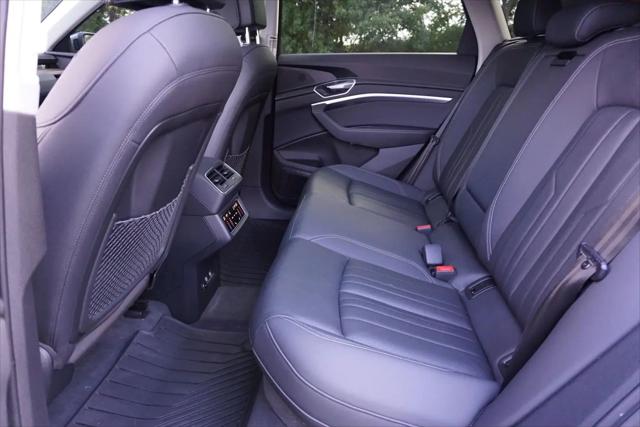 2019 Audi e-tron Premium Plus