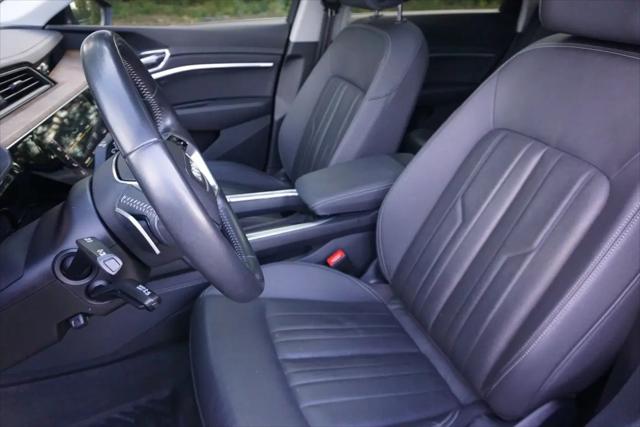 2019 Audi e-tron Premium Plus
