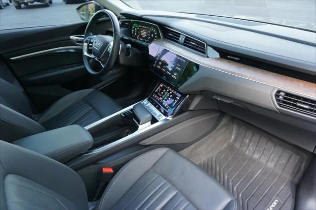 2019 Audi e-tron Premium Plus