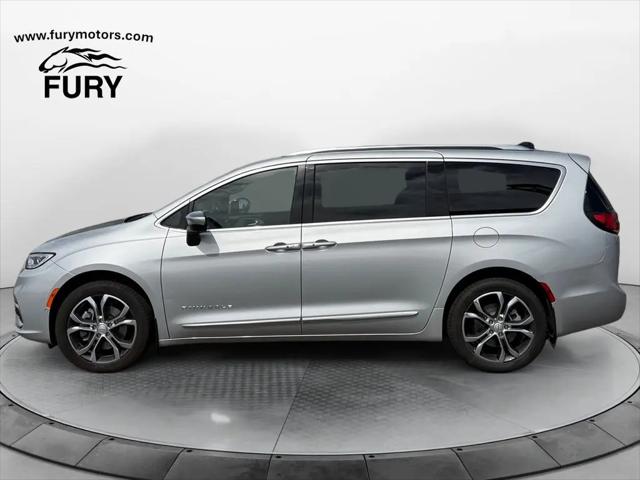 2026 Chrysler Pacifica Pinnacle AWD