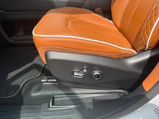 2026 Chrysler Pacifica Pinnacle AWD