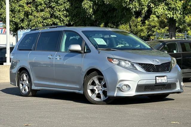 2014 Toyota Sienna SE 8 Passenger for sale in Modesto, CA