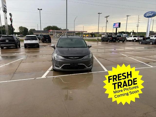 2018 Chrysler Pacifica Limited for sale in Charles City, IA
