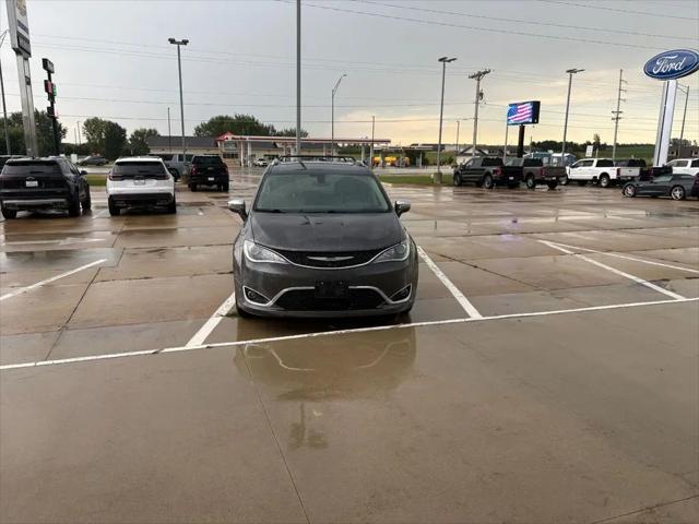 2018 Chrysler Pacifica Limited for sale in Charles City, IA