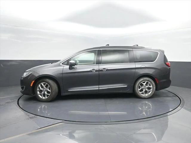 2018 Chrysler Pacifica Limited for sale in Charles City, IA