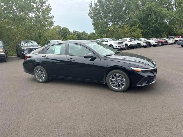 2024 Hyundai Elantra SEL for sale in Dubuque, IA