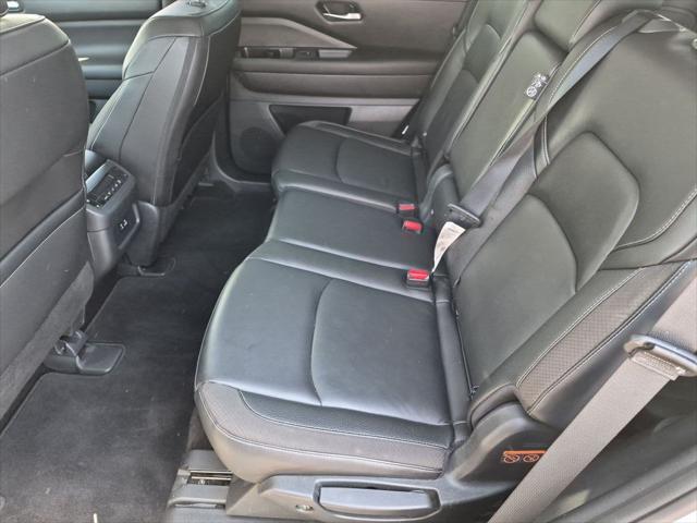 2024 Nissan Pathfinder SL 4WD