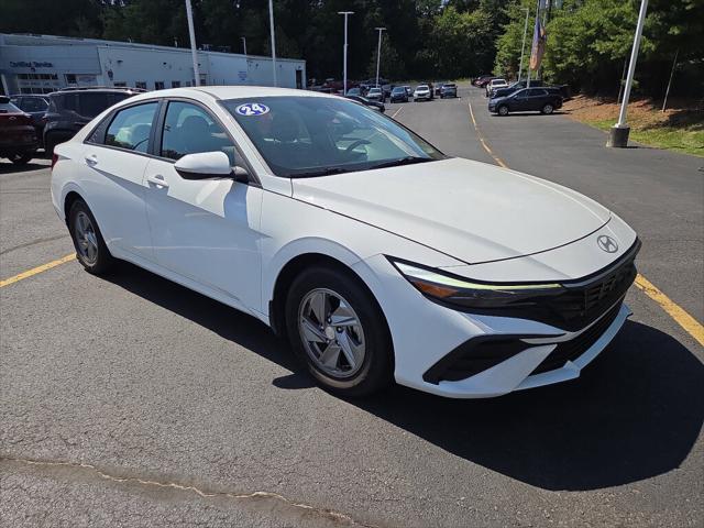 2024 Hyundai Elantra SE 2024 Hyundai Elantra SE