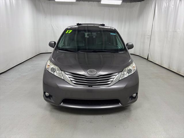 2017 Toyota Sienna XLE 8 Passenger