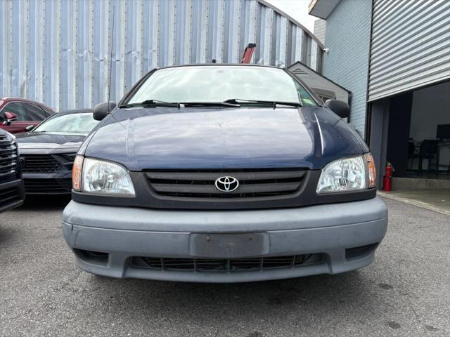 2003 Toyota Sienna LE for sale in Montgomery, NY