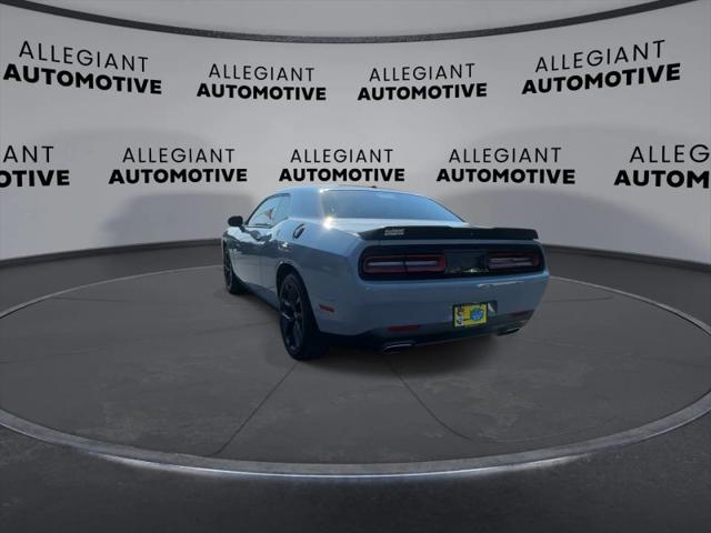 2021 Dodge Challenger SXT