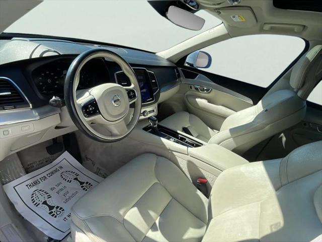 2016 Volvo XC90 T6 Momentum
