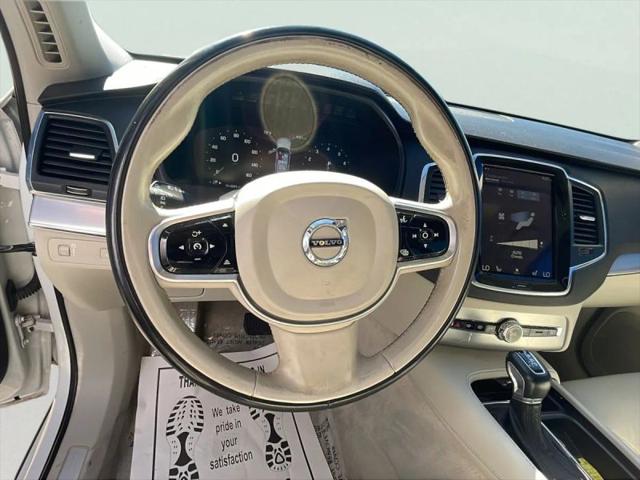 2016 Volvo XC90 T6 Momentum
