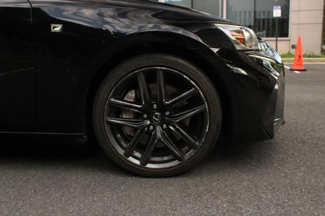 2017 Lexus IS 200t 200t