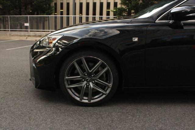 2017 Lexus IS 200t 200t
