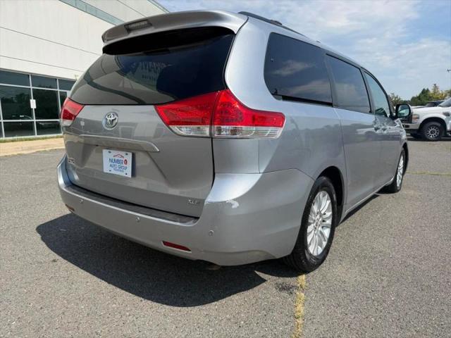 2013 Toyota Sienna XLE V6 8 Passenger