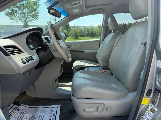 2013 Toyota Sienna XLE V6 8 Passenger