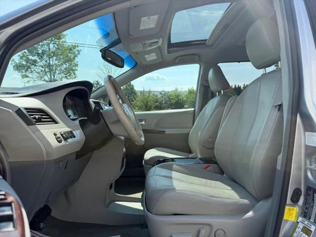 2013 Toyota Sienna XLE V6 8 Passenger