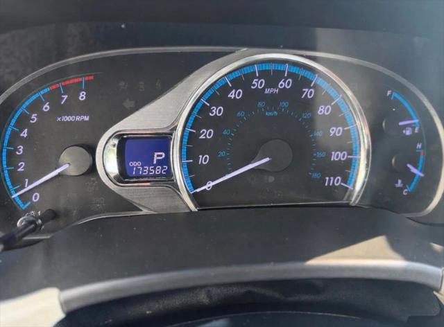 2013 Toyota Sienna XLE V6 8 Passenger