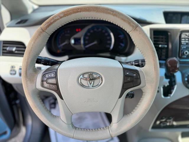 2013 Toyota Sienna XLE V6 8 Passenger