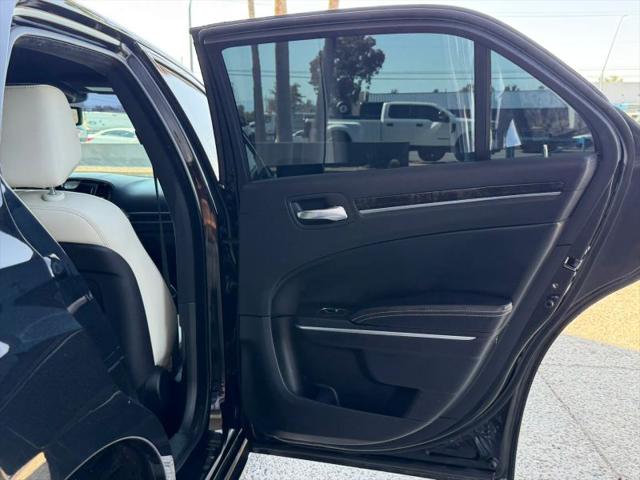 2014 Chrysler 300 Uptown Edition