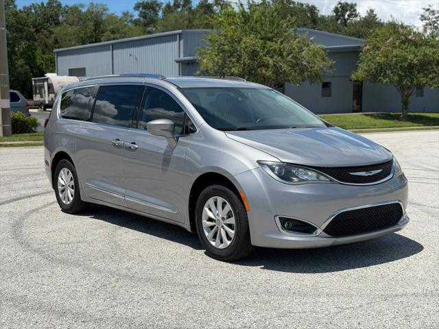 2017 Chrysler Pacifica Touring-L Plus