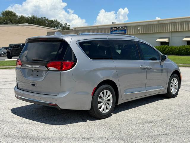 2017 Chrysler Pacifica Touring-L Plus