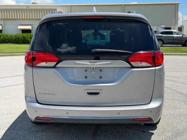 2017 Chrysler Pacifica Touring-L Plus