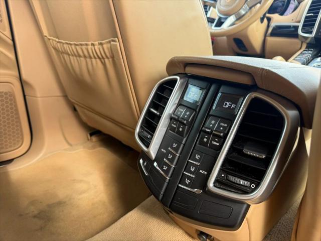 2016 Porsche Cayenne Base
