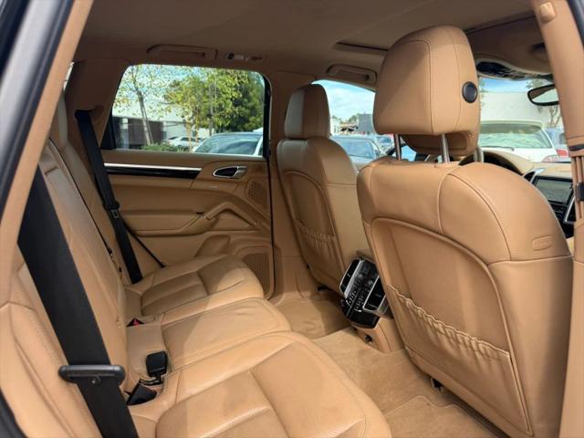 2016 Porsche Cayenne Base