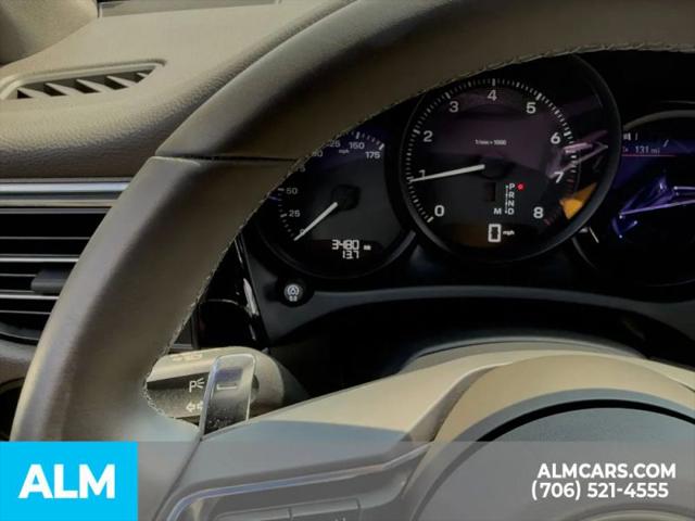 2025 Porsche Macan T