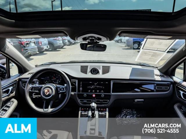 2025 Porsche Macan T