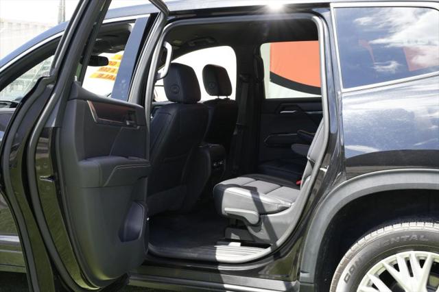 2024 GMC Acadia Elevation