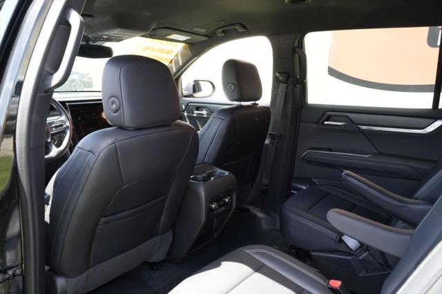 2024 GMC Acadia Elevation