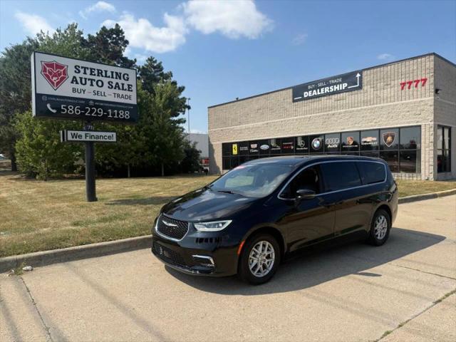 2025 Chrysler Pacifica Select for sale in Sterling Heights, MI