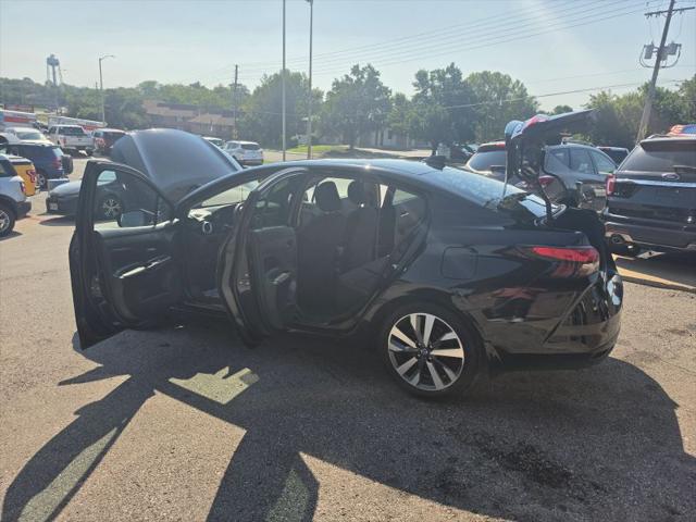 2020 Nissan Versa SR Xtronic CVT