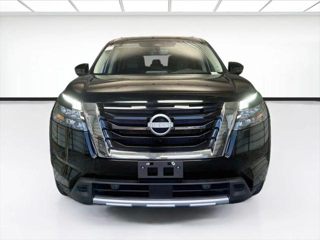 2025 Nissan Pathfinder SL FWD