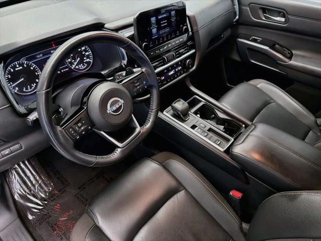 2025 Nissan Pathfinder SL FWD